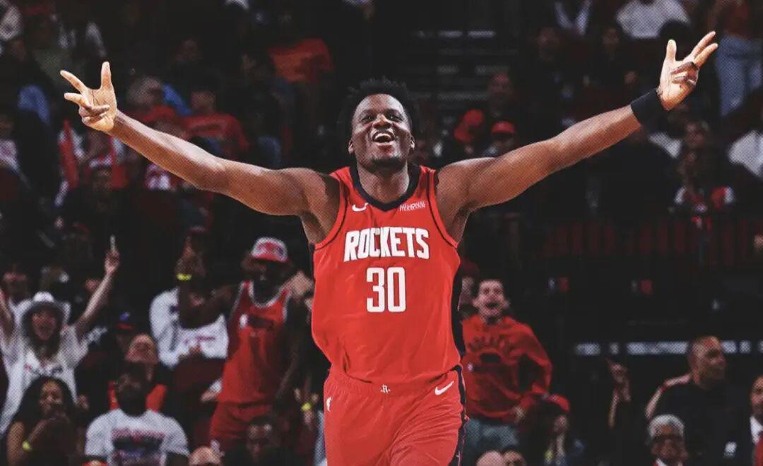 九游体育安卓版、九游体育苹果版、九游体育下载链接、九游体育安装包、九游体育官方下载、体育app推荐-活久见！12年了！！他终于投进第一个3分！！